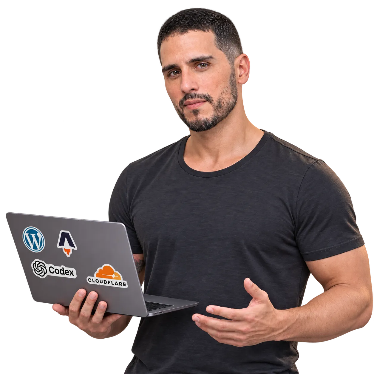Julián, diseñador y desarrollador web, sosteniendo un portátil